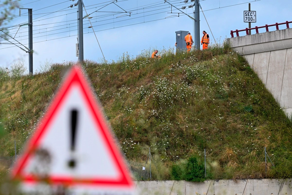 Sabotages sur le réseau ferroviaire français, juste avant l'ouverture des JO