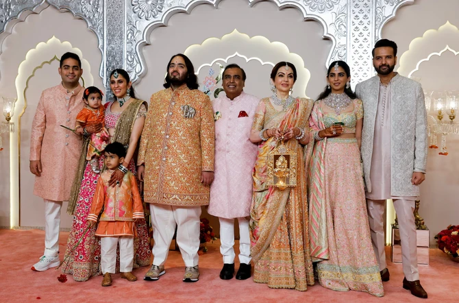 Les noces d’Ambani mettent en lumière l’industrie du mariage en Inde, valorisée à plusieurs milliards de dollars