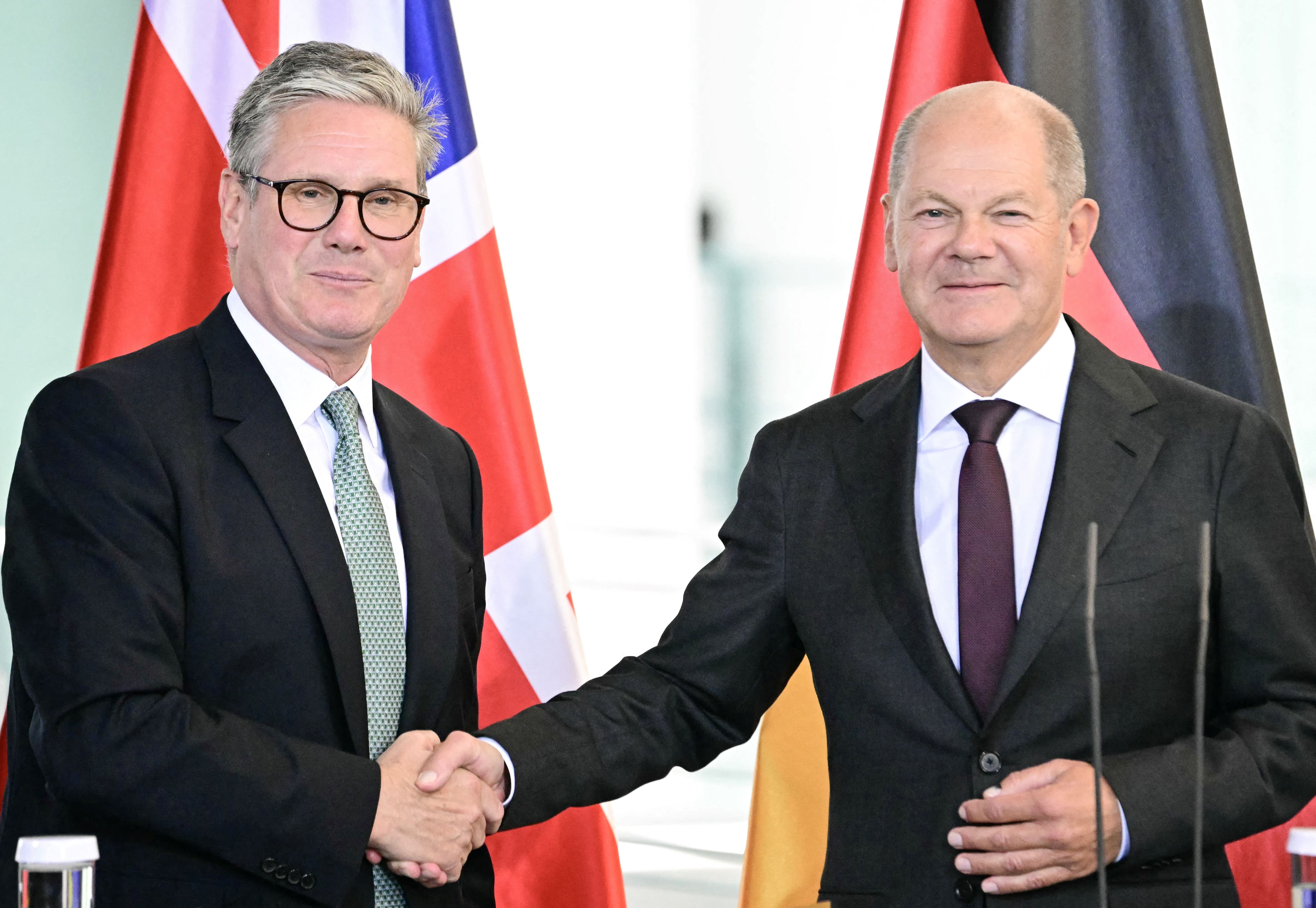 Starmer demande à ses alliés européens de relever ensemble le "défi" de l'extrême-droite