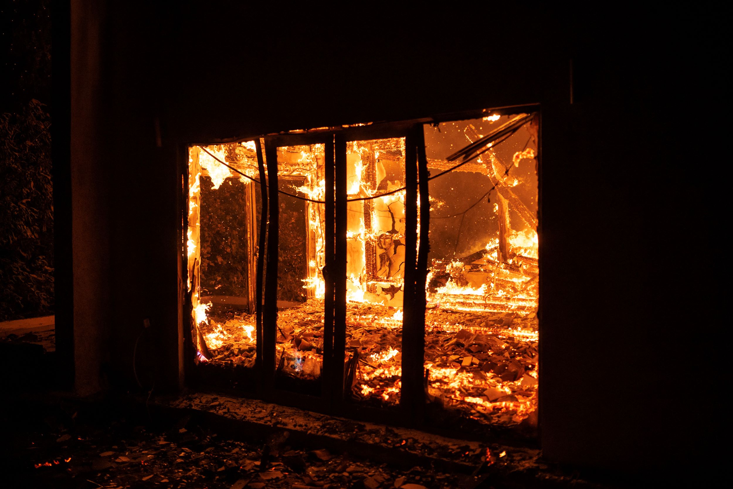 Athènes menacée par les flammes, la Grèce appelle l'UE à l'aide