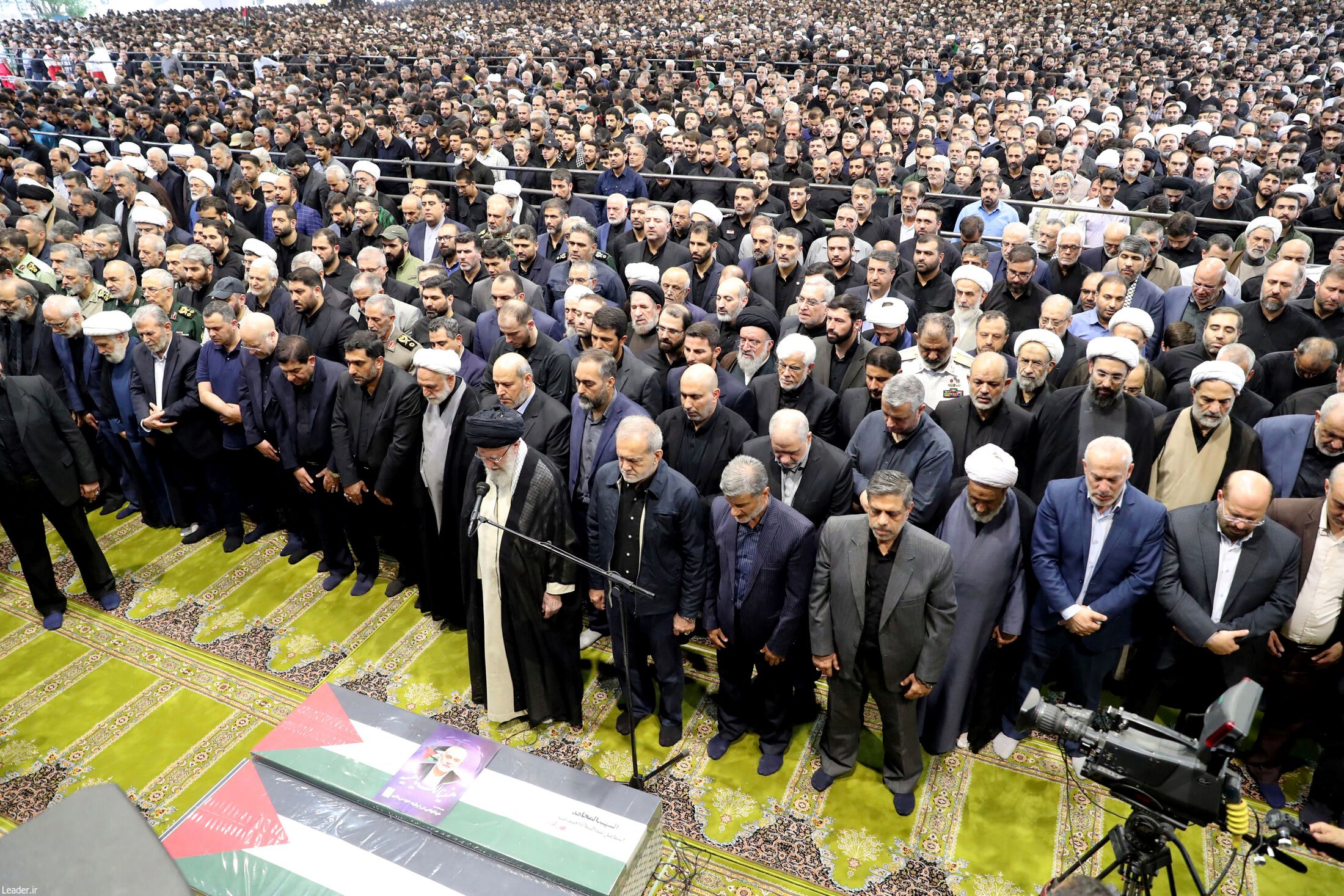 Une foule aux funérailles en Iran du chef du Hamas, appels à la vengeance
