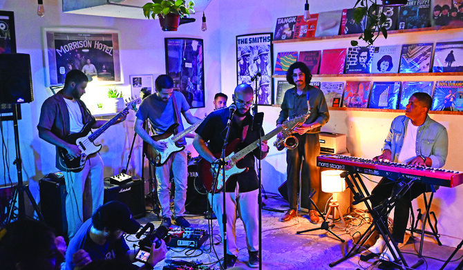 Les « Strangers » de Jeddah se produit au Bohemia d'Alkhobar