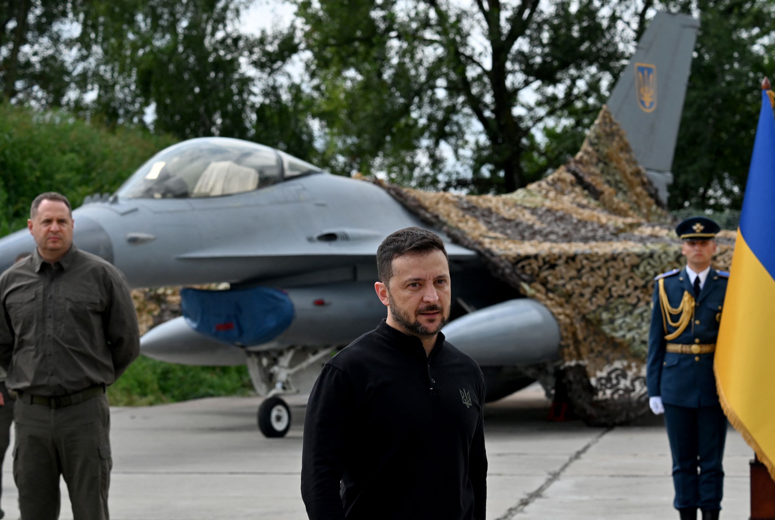 L'Ukraine reçoit enfin ses tout premiers avions F-16