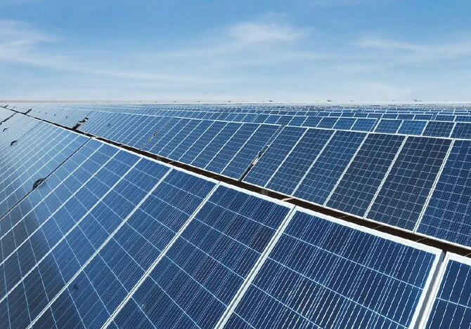 ACWA Power met en service une centrale solaire photovoltaïque de 700 MW en Arabie saoudite