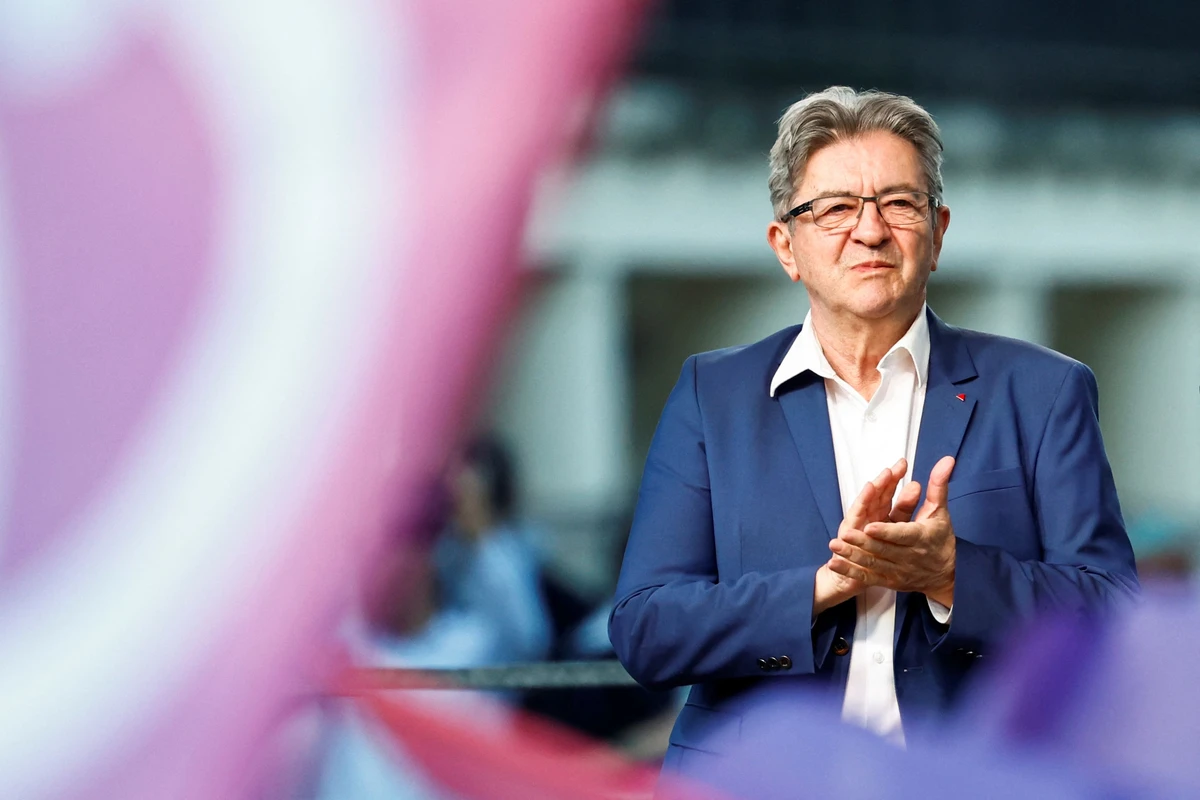 Censure en cas de ministres LFI: Mélenchon interpelle les macronistes et la droite