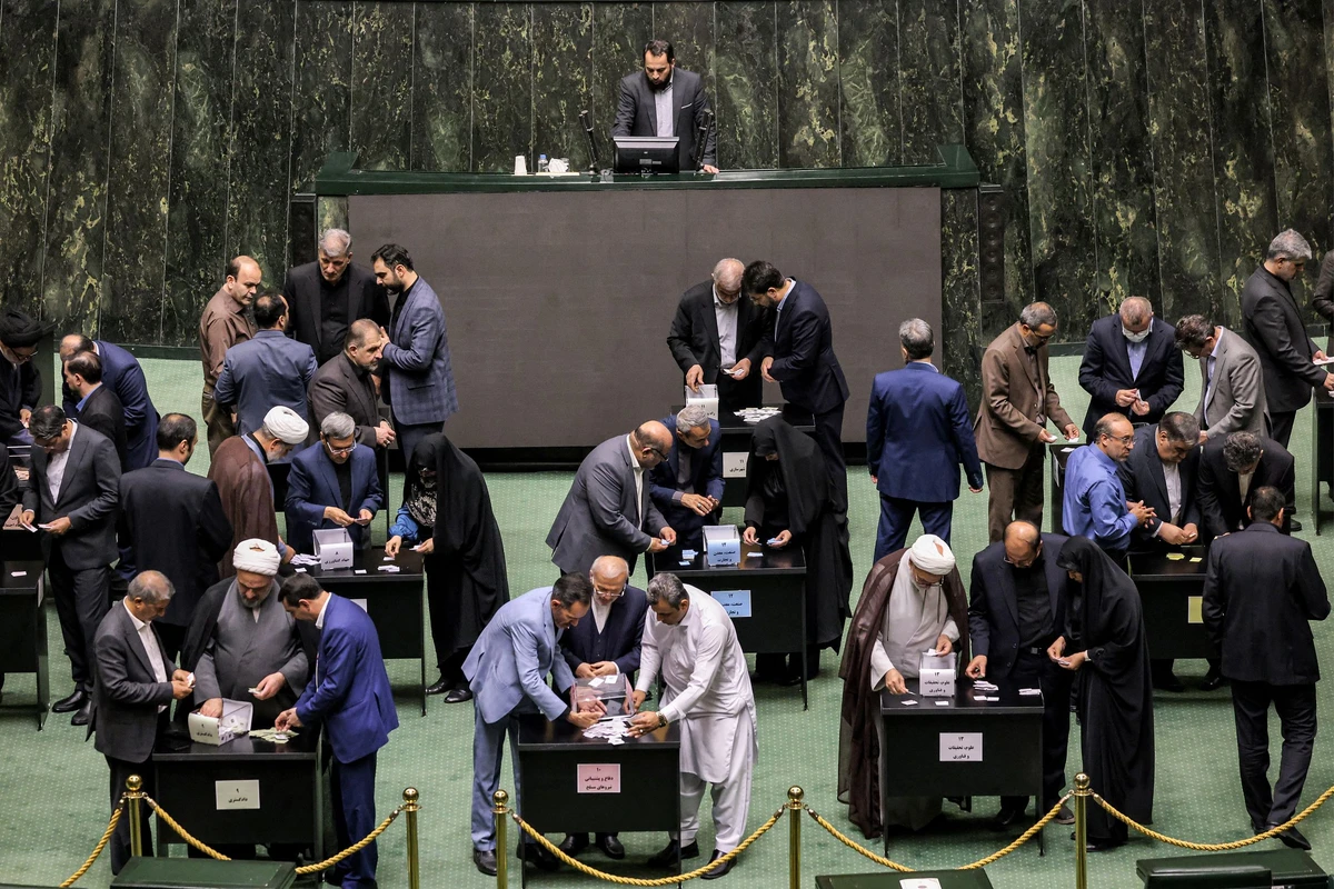 Iran: le Parlement approuve la composition du cabinet du président Pezeshkian