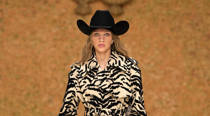 Roberto Cavalli clôture la Semaine de la mode de Dubaï avec des imprimés animaliers audacieux