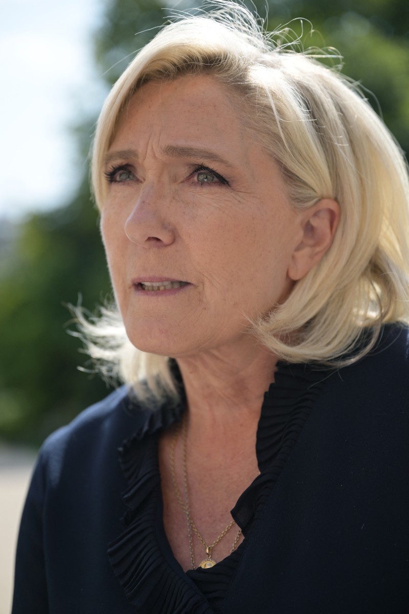 Marine Le Pen dément avoir participé activement à la nomination de Michel Barnier