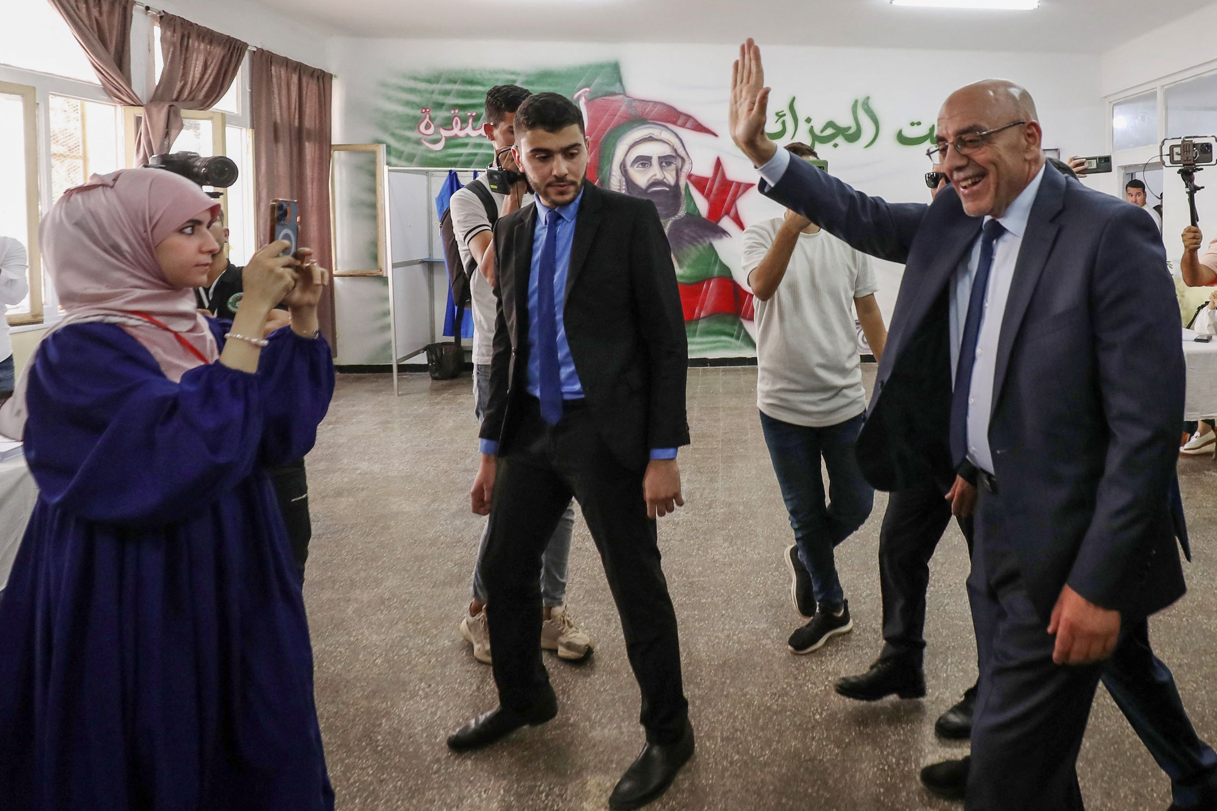 Présidentielle en Algérie: un candidat dénonce des "violations" durant le scrutin