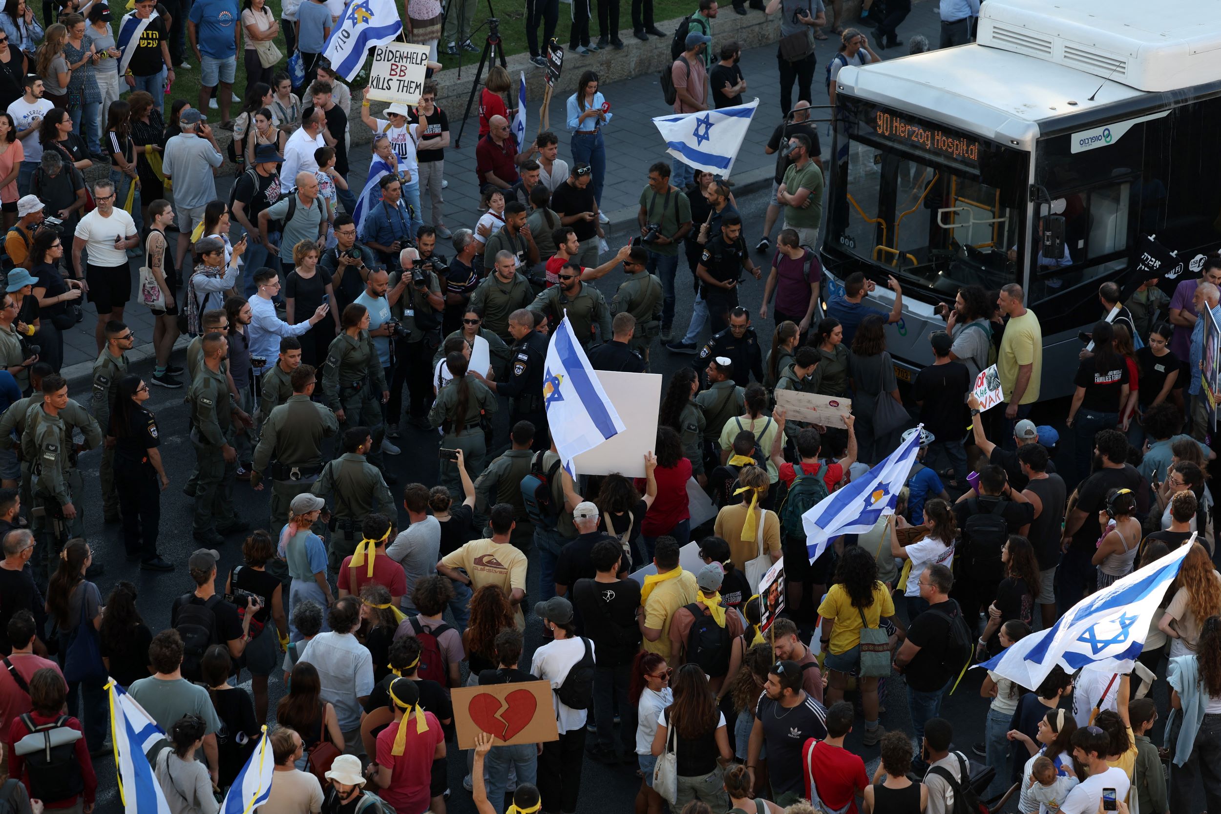 Israël: la centrale syndicale décrète une "grève générale" lundi en soutien aux otages