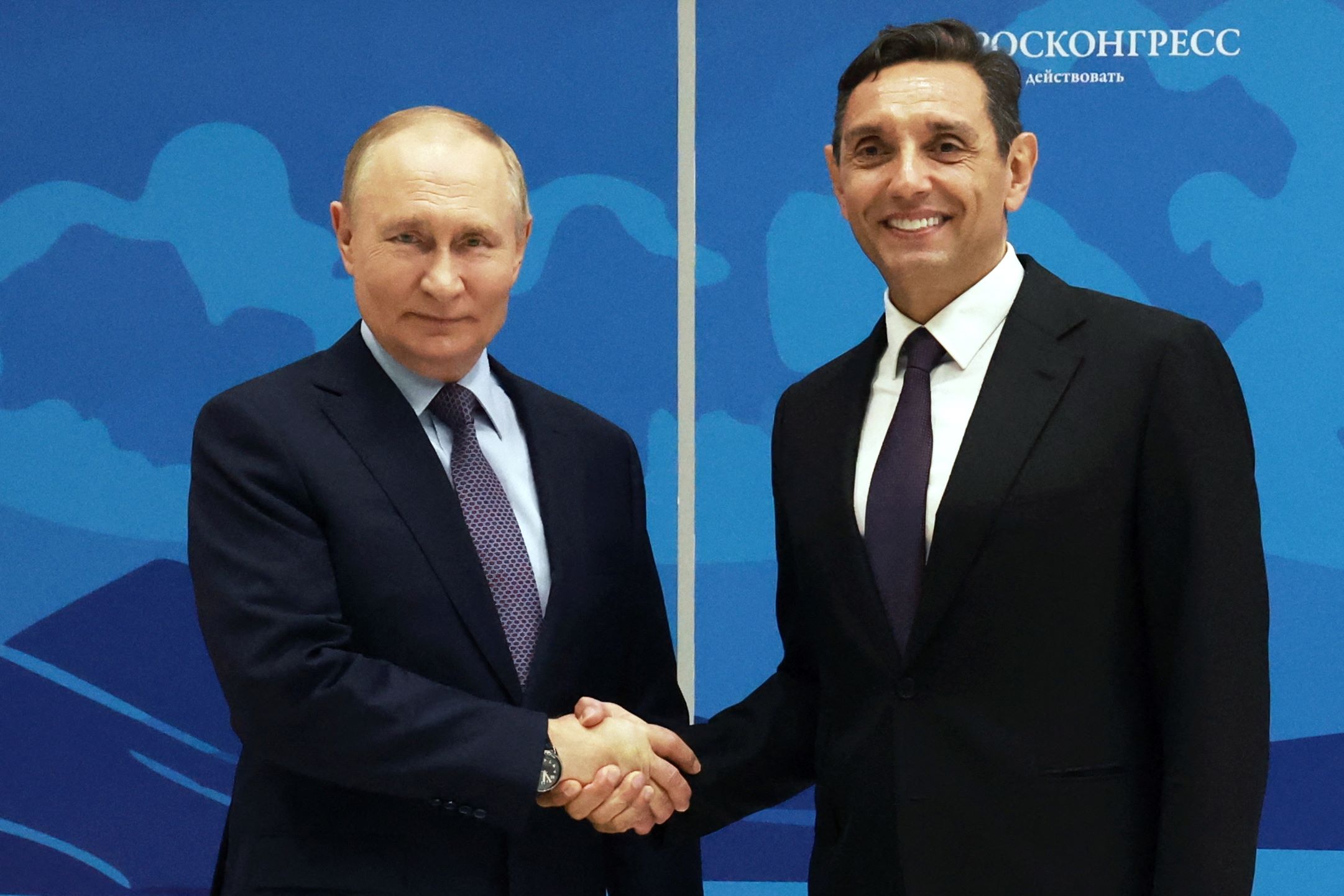 L'UE rappelle à la Serbie ses engagements après une visite ministérielle à Vladivostok