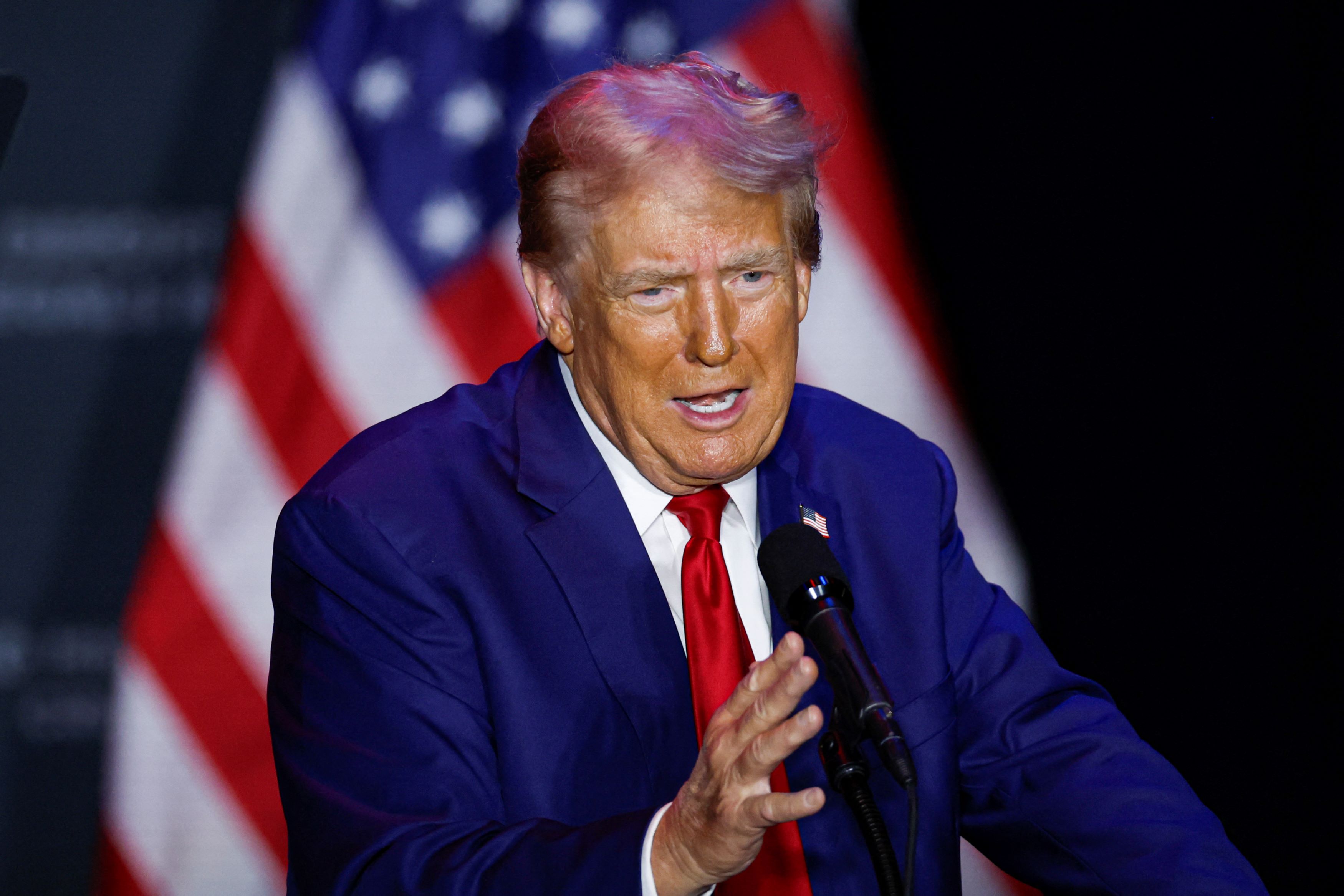 Trump menace de poursuivre Google, accusé de partialité contre lui