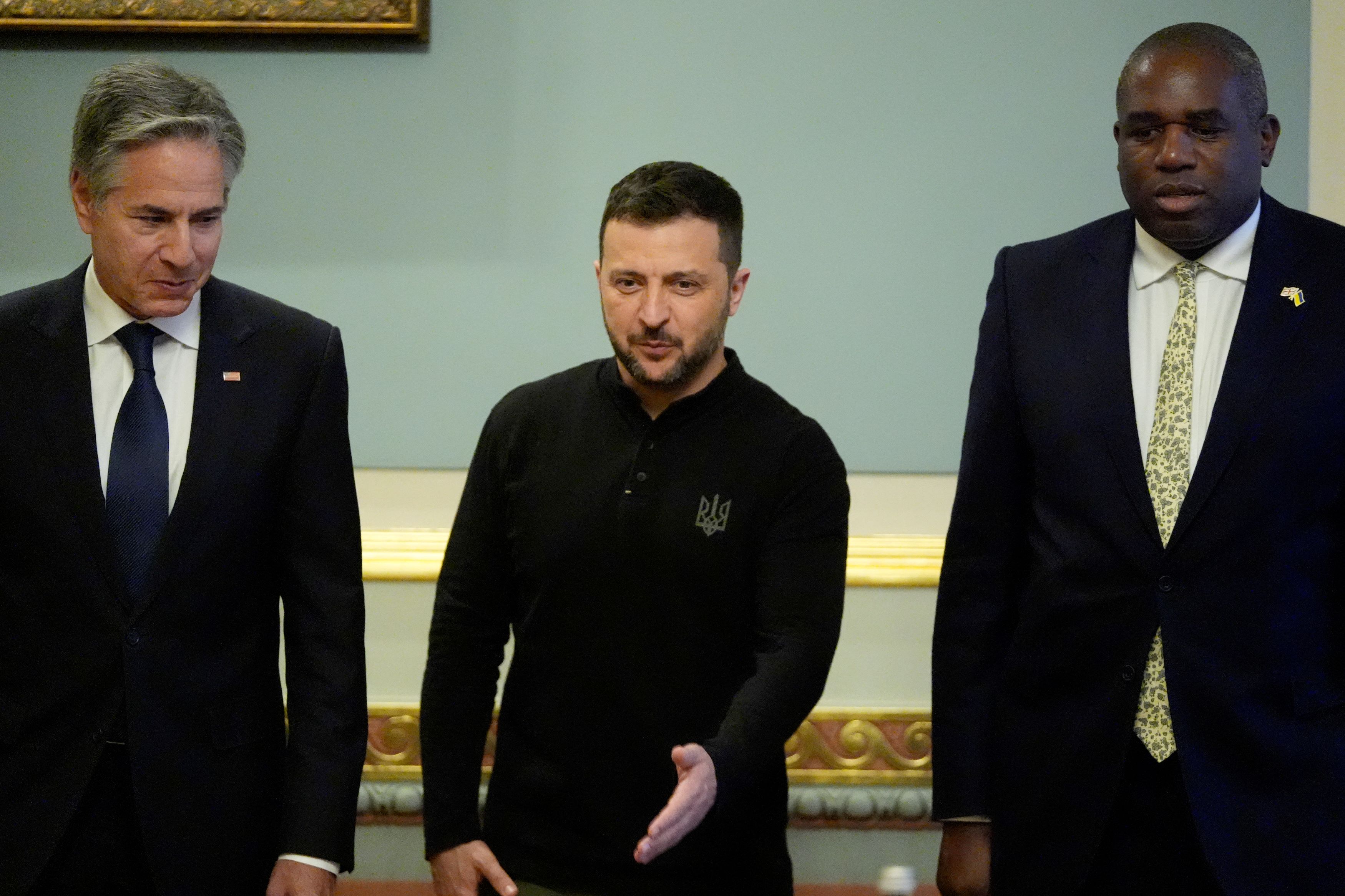 Washington et Londres promettent de répondre "d'urgence" aux demandes militaires de l'Ukraine