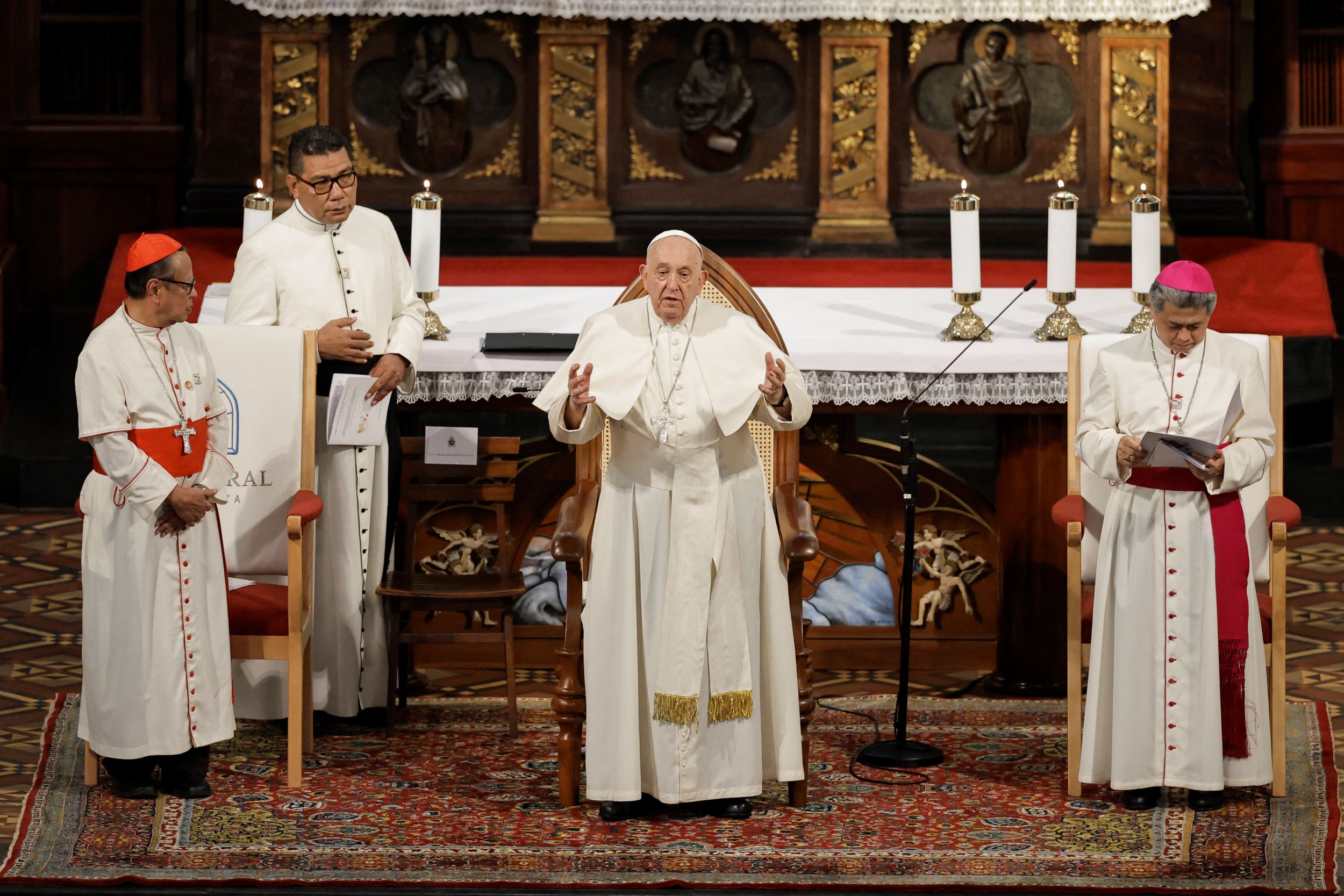 Le pape appelle à "renforcer le dialogue interreligieux" pour "contrecarrer l'extrémisme et l'intolérance"
