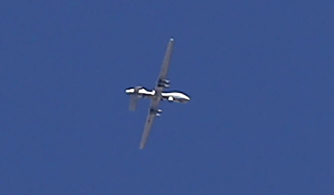 Des avions américains et britanniques bombardent la ville d'Ibb, tenue par les Houthis