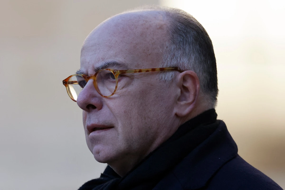 France: ultimes consultations, Cazeneuve à l'Elysée avant Bertrand