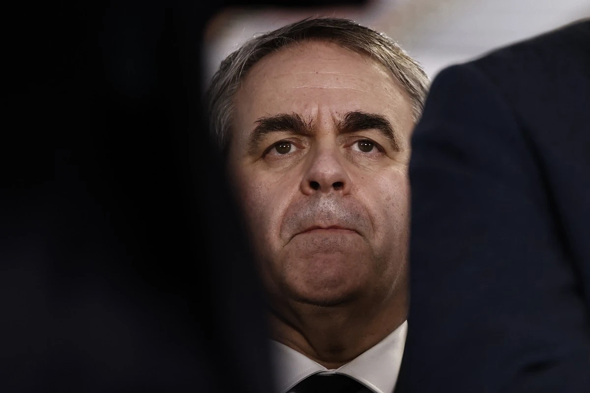 Macron et les leaders de la droite ont discuté d'une nomination de Xavier Bertrand à Matignon
