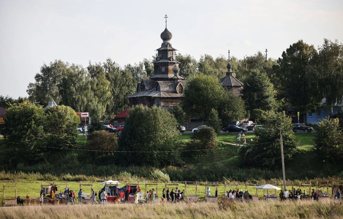 Confrontés aux sanctions, les Russes se rabattent sur le tourisme interne