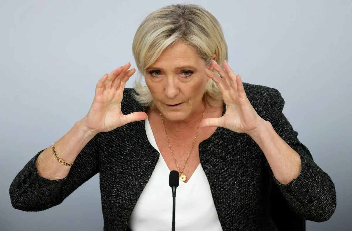 Pour sa rentrée parlementaire, Marine Le Pen appelle à une nouvelle dissolution