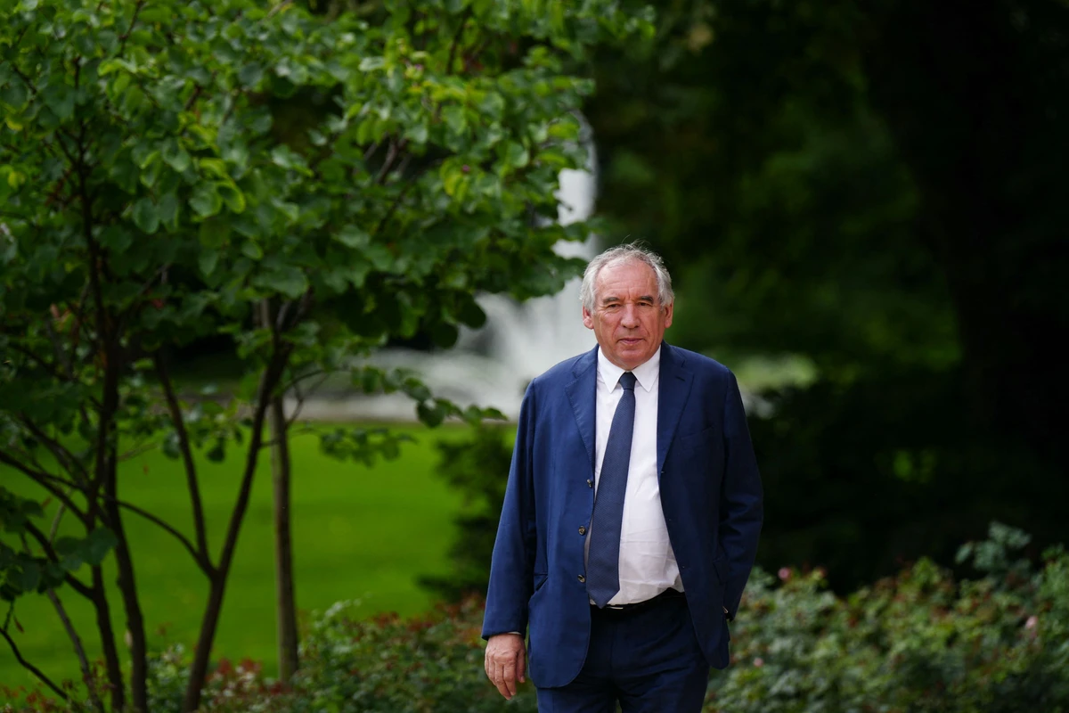 Bayrou: Pour le renouvellement intégral ou quasi intégral du gouvernement