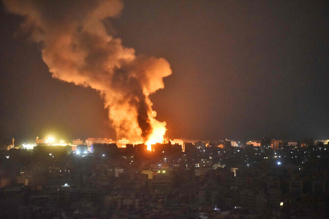 Raids israéliens sur un camp de réfugiés palestiniens et les studios de télévision du Hezbollah à Beyrouth