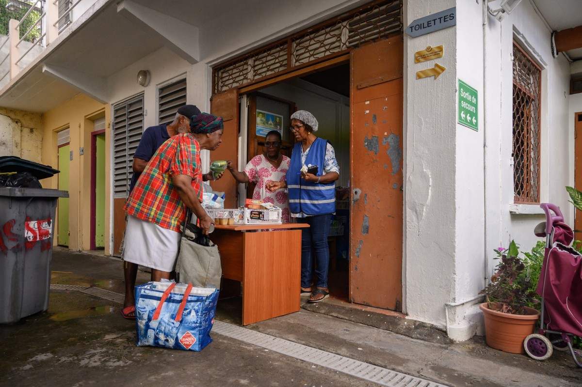 Toujours des violences sur l'île de la Martinique malgré le couvre-feu