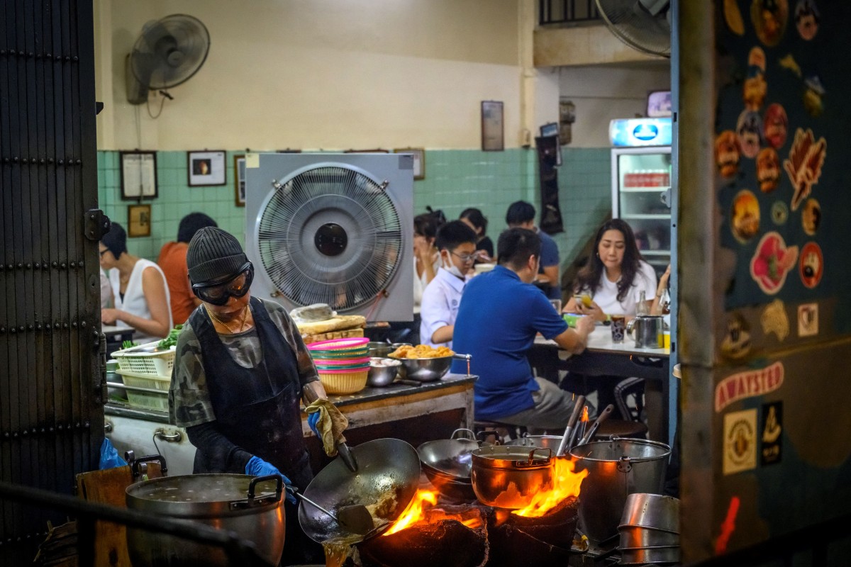 La retraite approche pour une cuisinière des rue de Bangkok étoilée au Michelin
