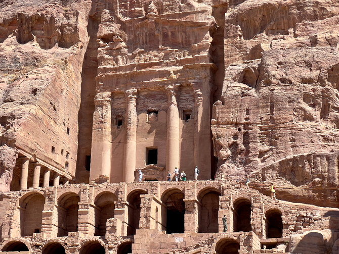 Découverte d'un tombeau secret d'une grande valeur à Petra, en Jordanie