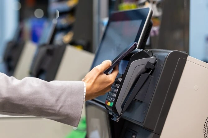 Les transactions aux points de vente en Arabie saoudite augmentent de 2,6% pour atteindre 3,6 milliards de dollars, grâce à la croissance du secteur de l'éducation