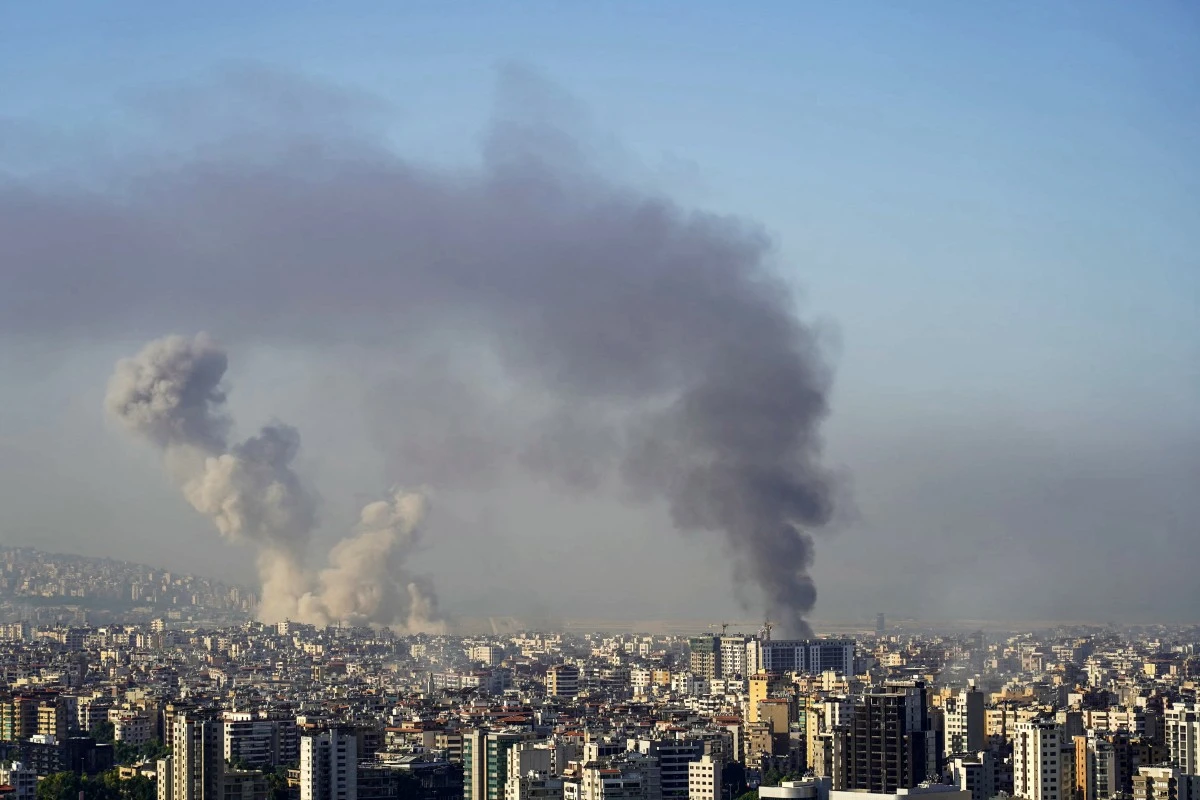Liban: nouveaux bombardements israéliens, le Hezbollah fait état de combats au sol
