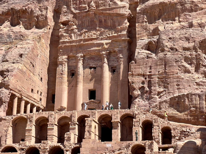 Découverte d'un tombeau secret d'une grande valeur à Petra, en Jordanie