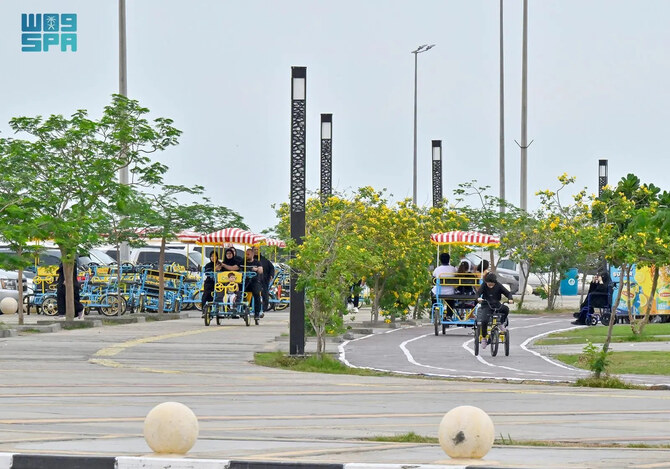 L'Arabie Saoudite déploie un vaste réseau d'espaces verts pour les vacances