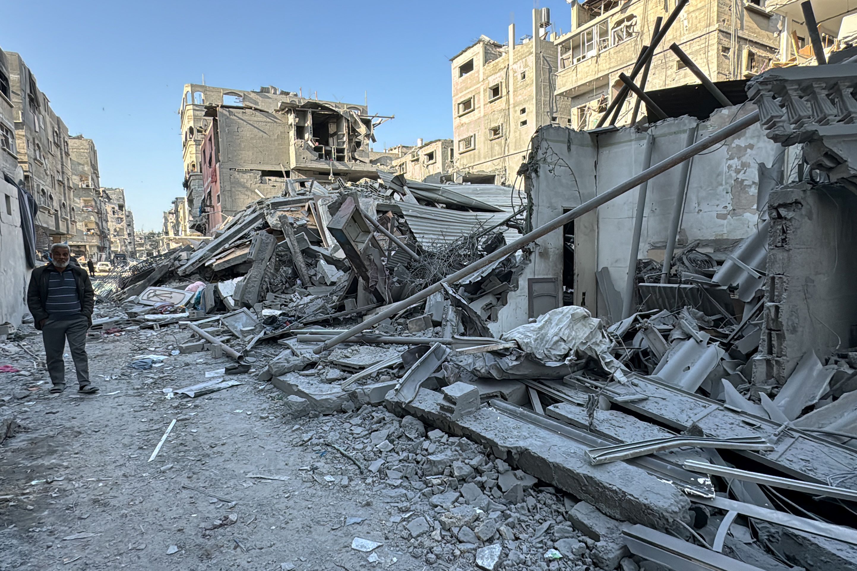 L'aviation israélienne pilonne la banlieue sud de Beyrouth, 22 morts dans l'est du Liban