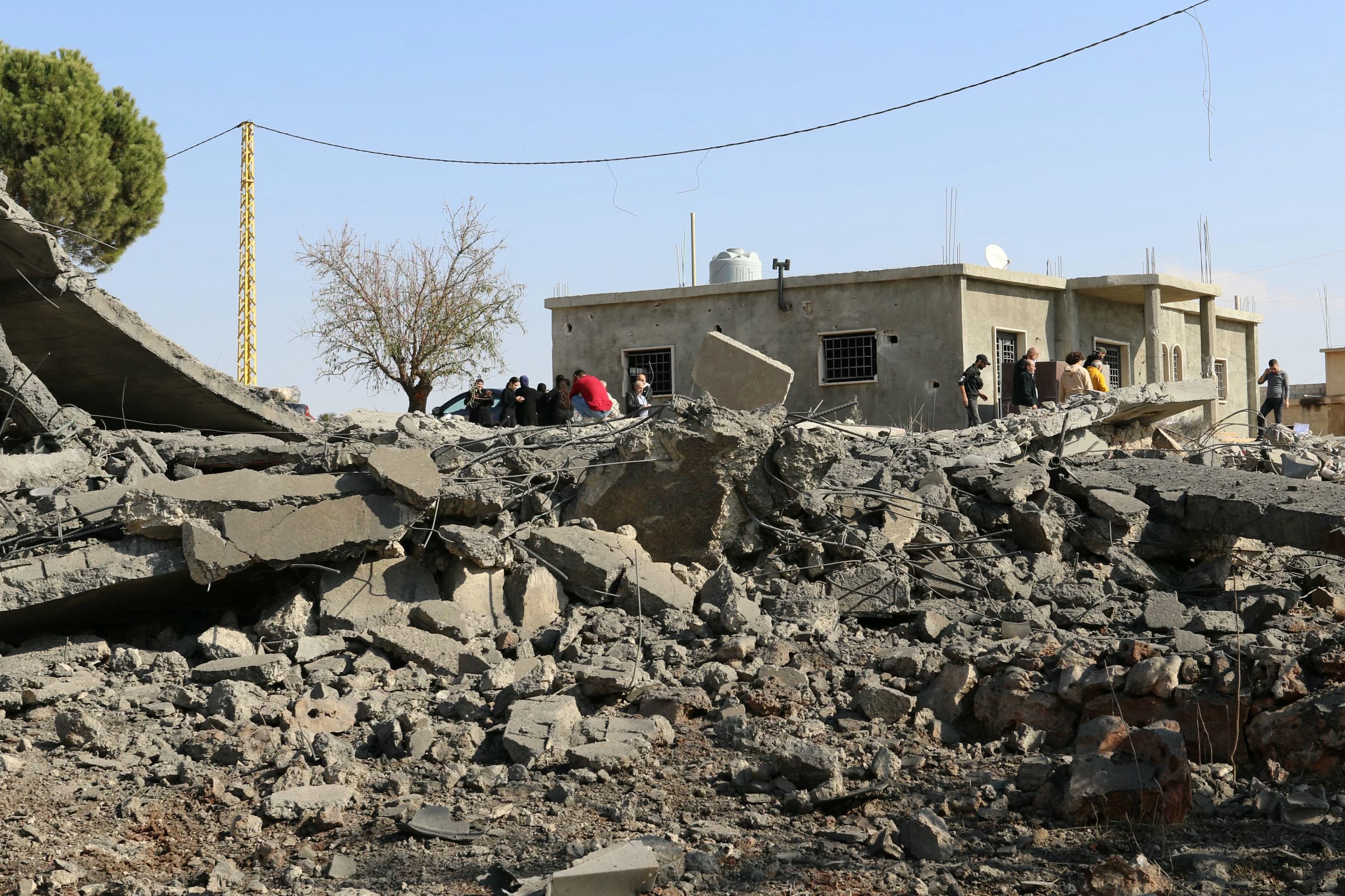 Gaza : la Défense civile annonce 30 morts, dont 13 enfants, à la suite de deux frappes israéliennes
