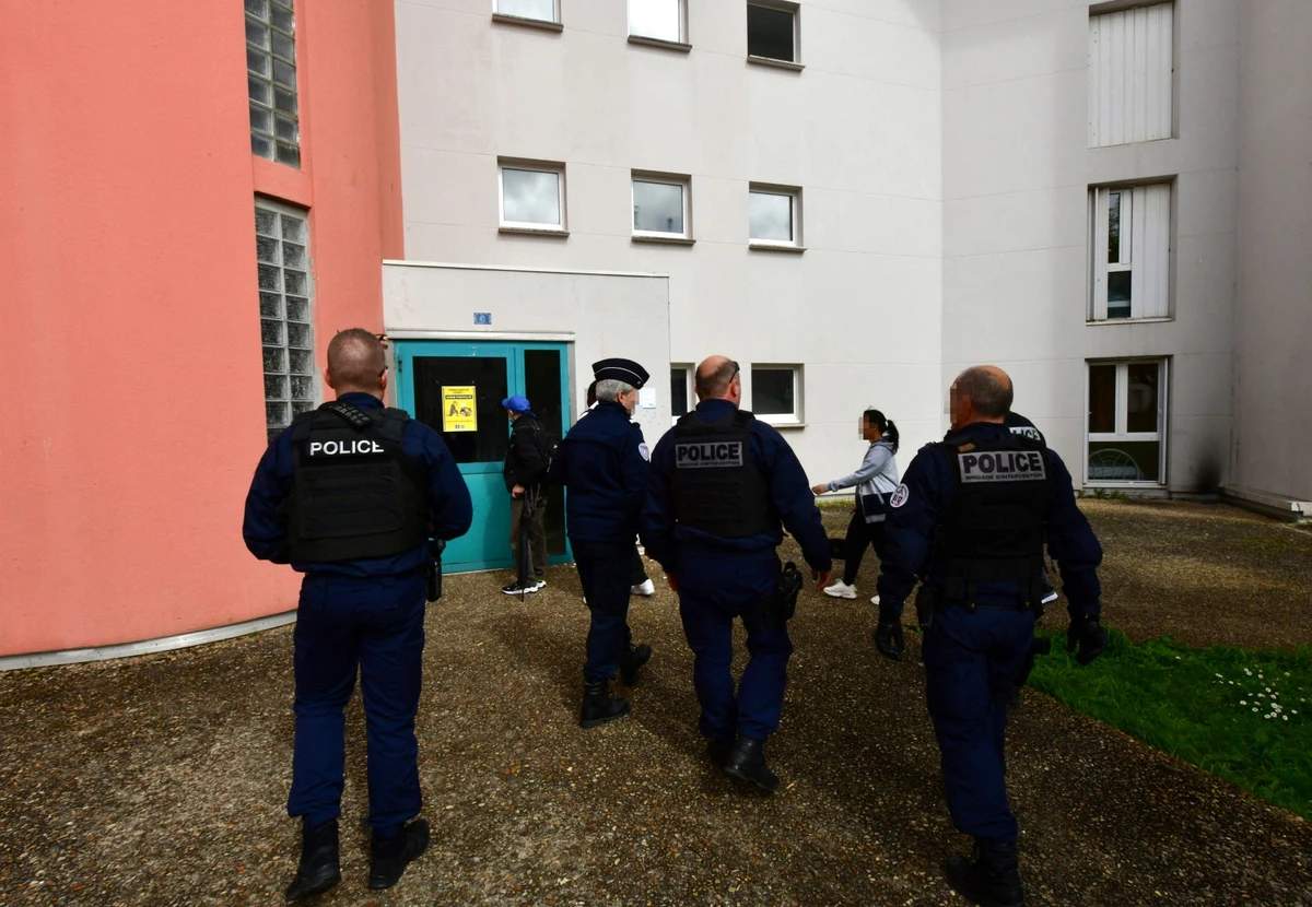 Fusillade à Poitiers: le suspect présenté à un juge pour «assassinat»