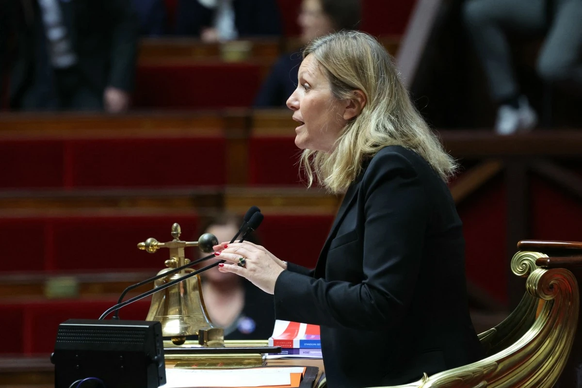 Budget: «pas de catastrophe annoncée» tempère Braun-Pivet face aux menaces de censure