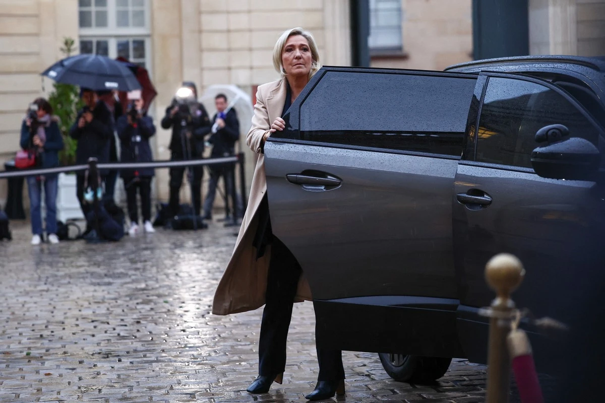 Budgets: Barnier en consultations, Marine Le Pen première reçue à Matignon