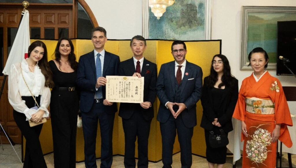 Le consulat du Japon à Dubaï décerne un prix à Arab News Japan