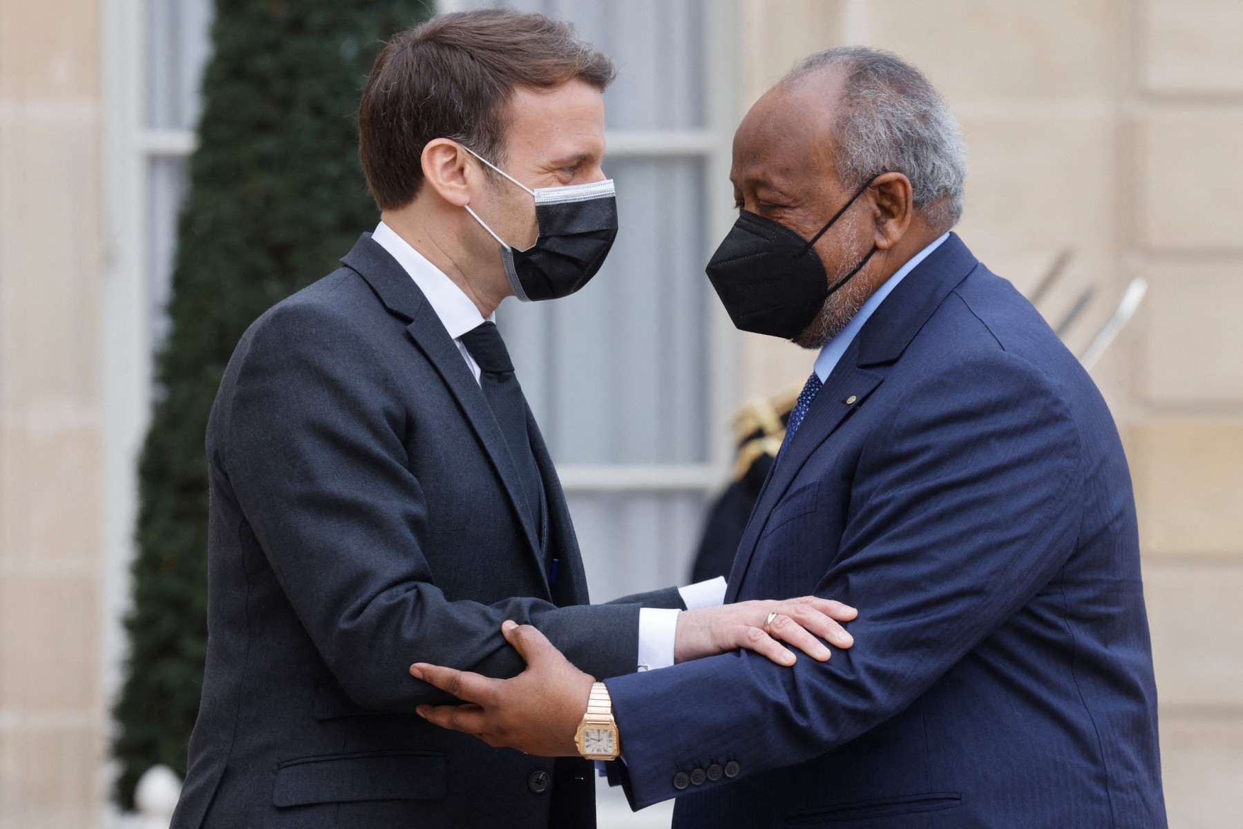 Macron à Djibouti auprès des troupes françaises, et passage en revue du partenariat bilatéral dense
