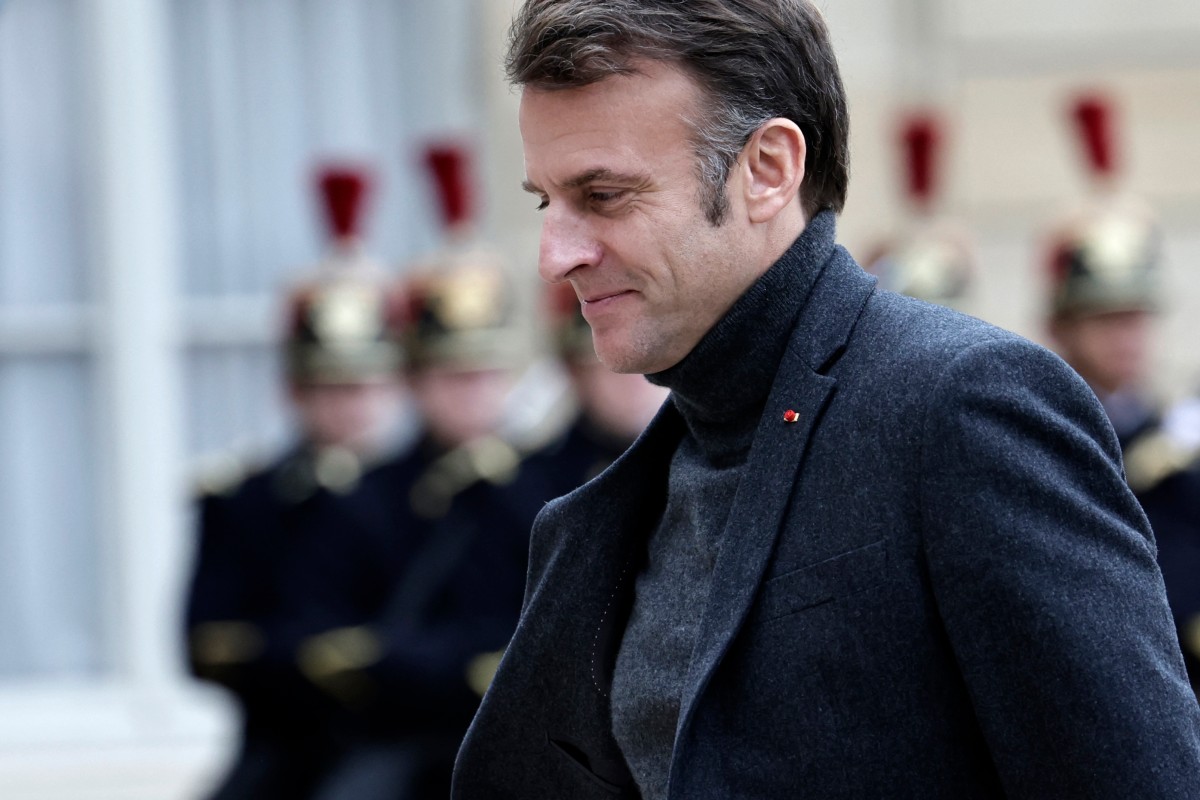 Toujours en quête d'un Premier ministre, Macron reprend ses bons offices