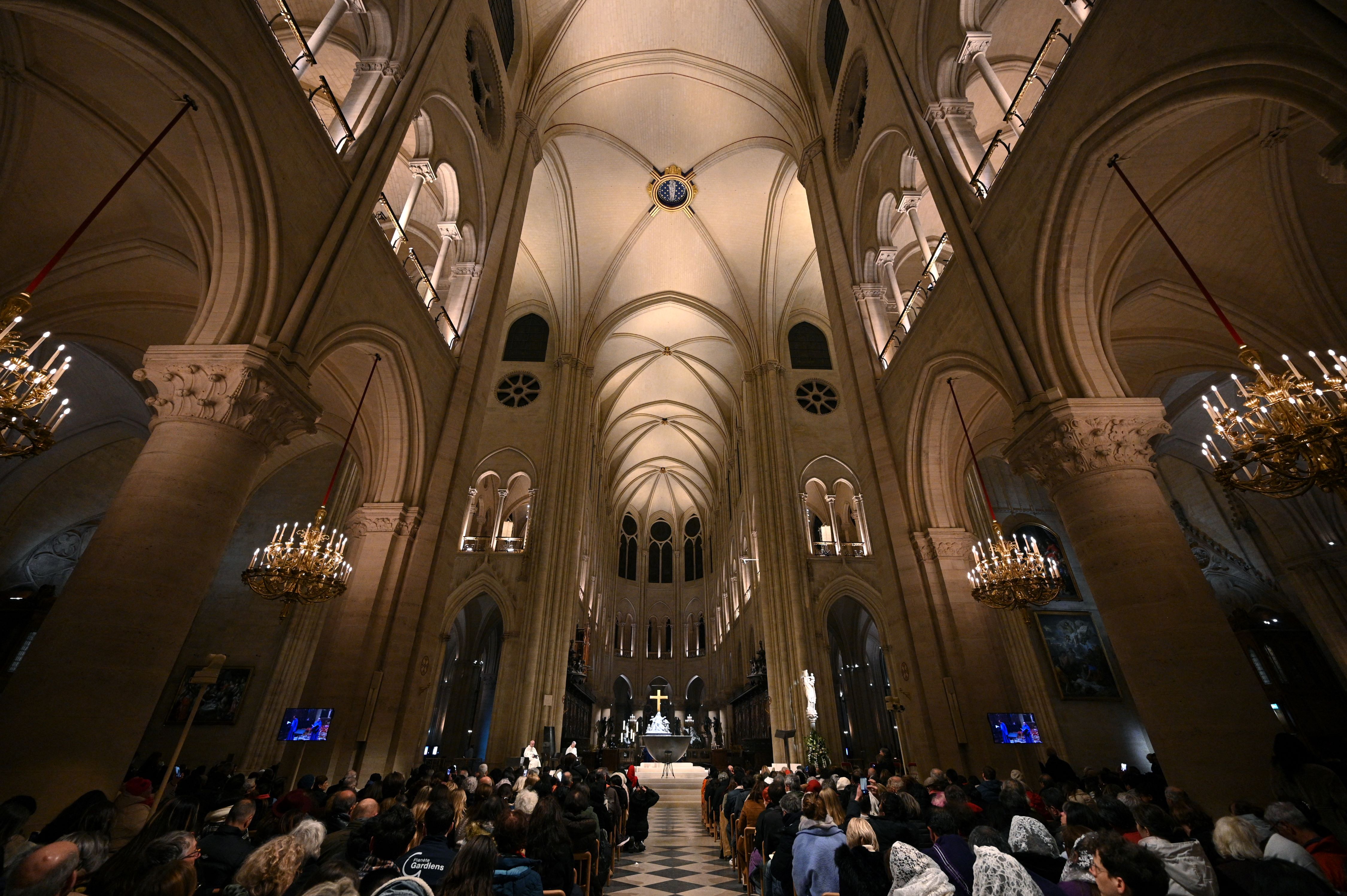 Notre-Dame accueille ses premières messes de Noël depuis l'incendie de 2019