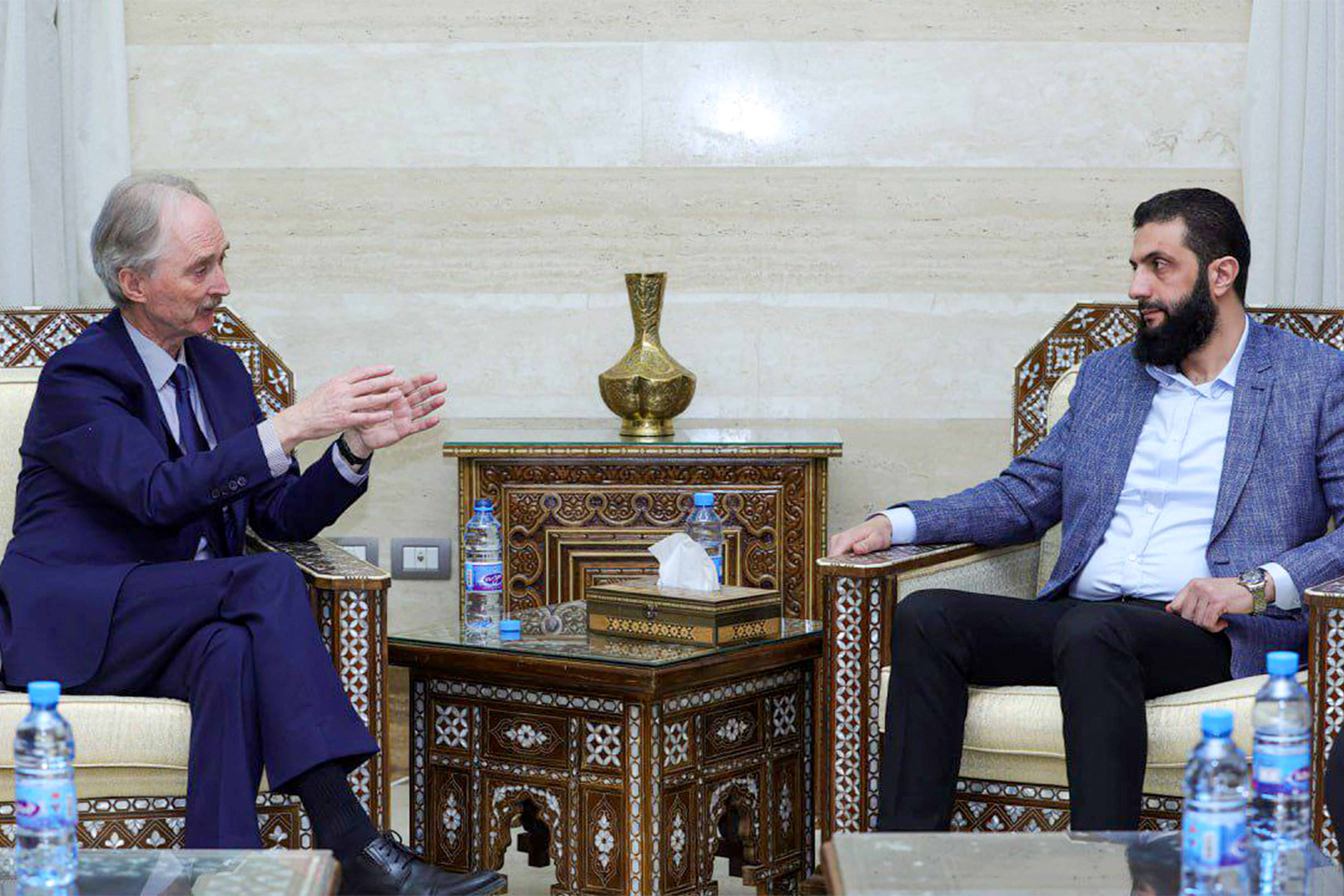 Syrie: Jolani annonce que les factions seront "dissoutes" et demande une levée des sanctions