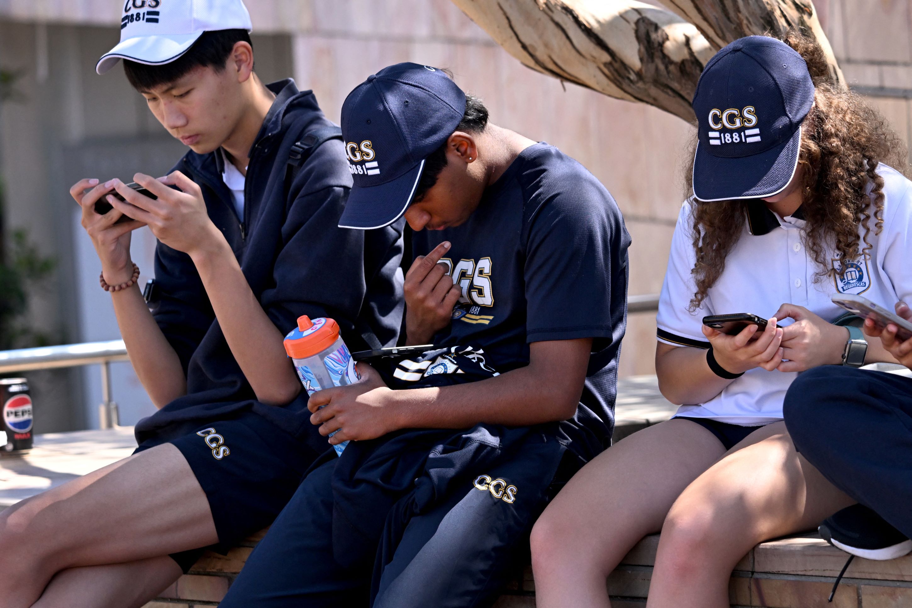 Interdiction des réseaux sociaux aux adolescents en Australie : le gouvernement prêt à discuter avec Musk