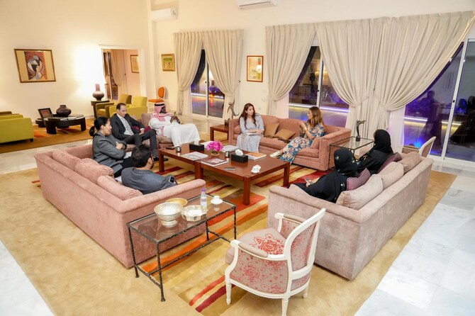 Amel Amélia Lacrafi se rend à Djeddah pour renforcer les liens et faire l'éloge de la Vision 2030