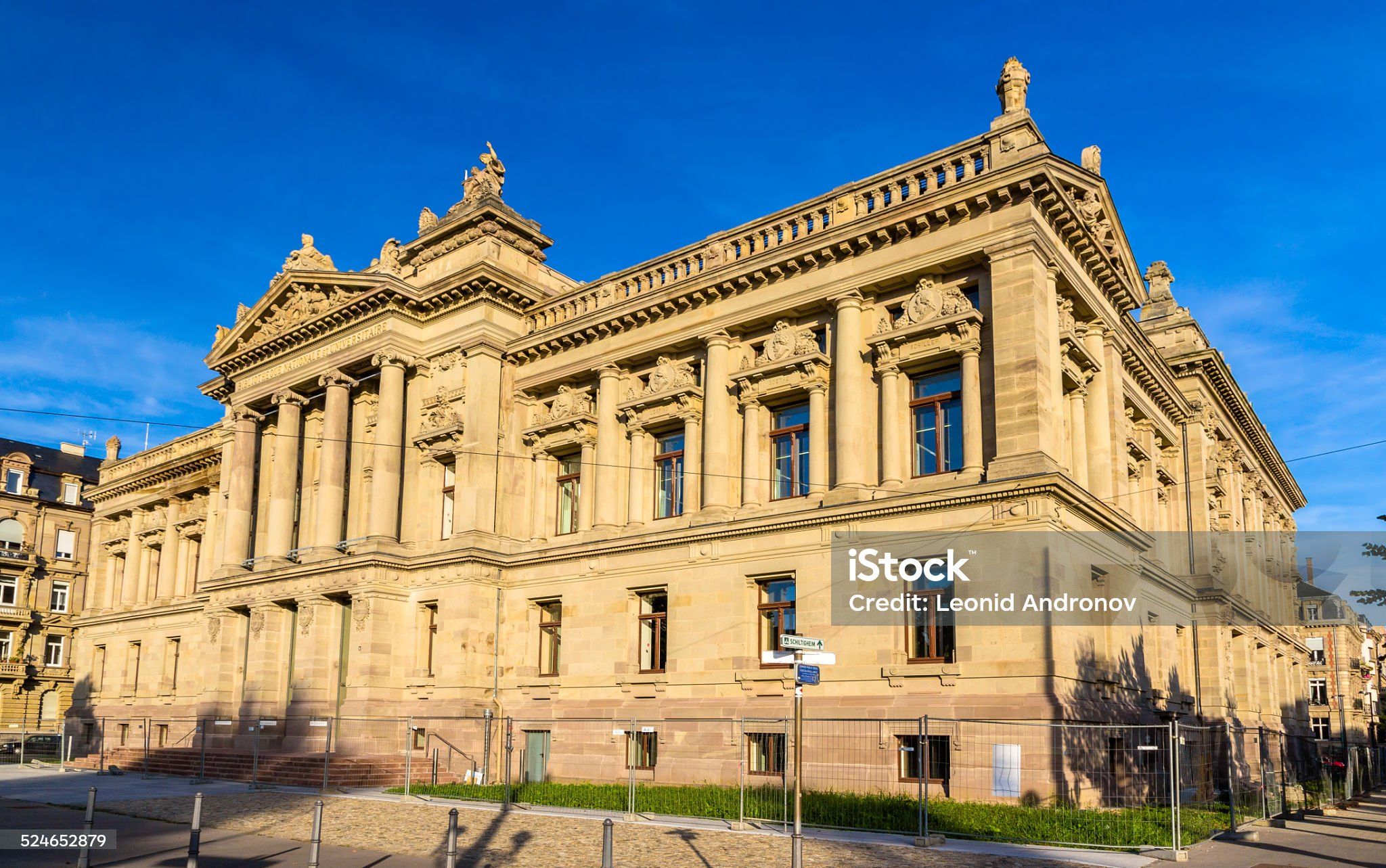L'Université de Strasbourg suspend temporairement les frais d'inscription différenciés