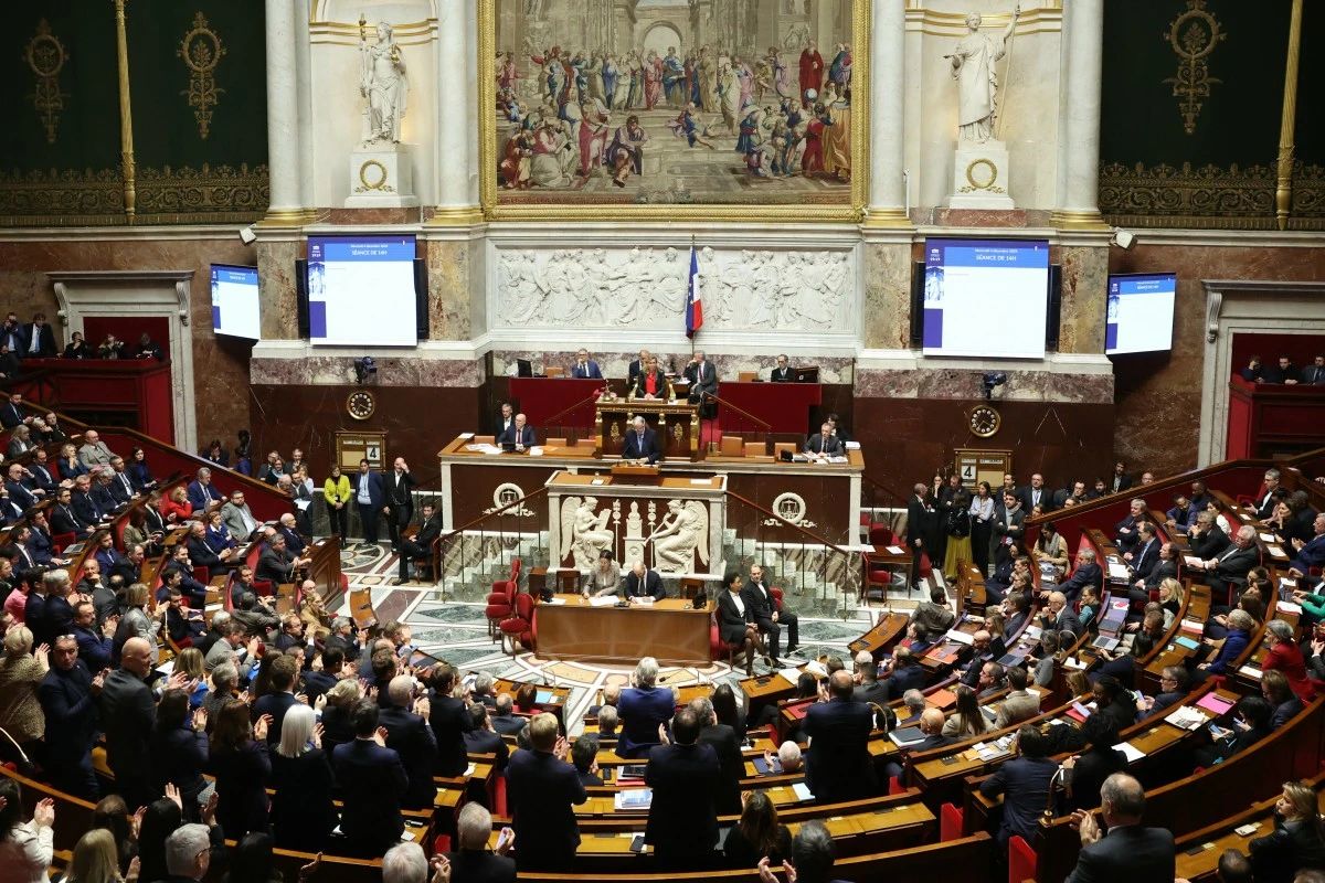 Motion de censure: une procédure fréquente, deux succès depuis 1958