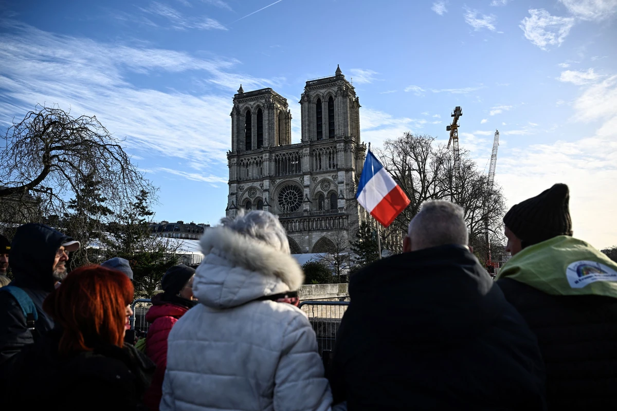 Notre-Dame de Paris rouvre, pour une lumineuse renaissance