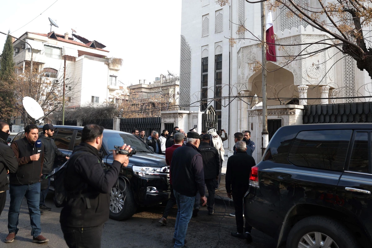 Syrie : le Qatar réouvre son ambassade à Damas et hisse son drapeau