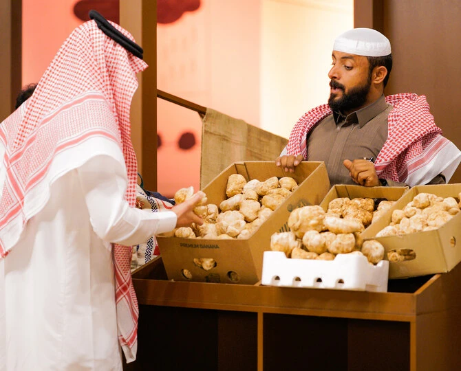 Le festival de la truffe de Qassim met en valeur les délices du désert et dynamise l'économie locale