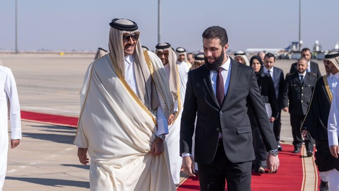 L'émir du Qatar est le premier dirigeant arabe à se rendre en Syrie depuis la chute d'Assad